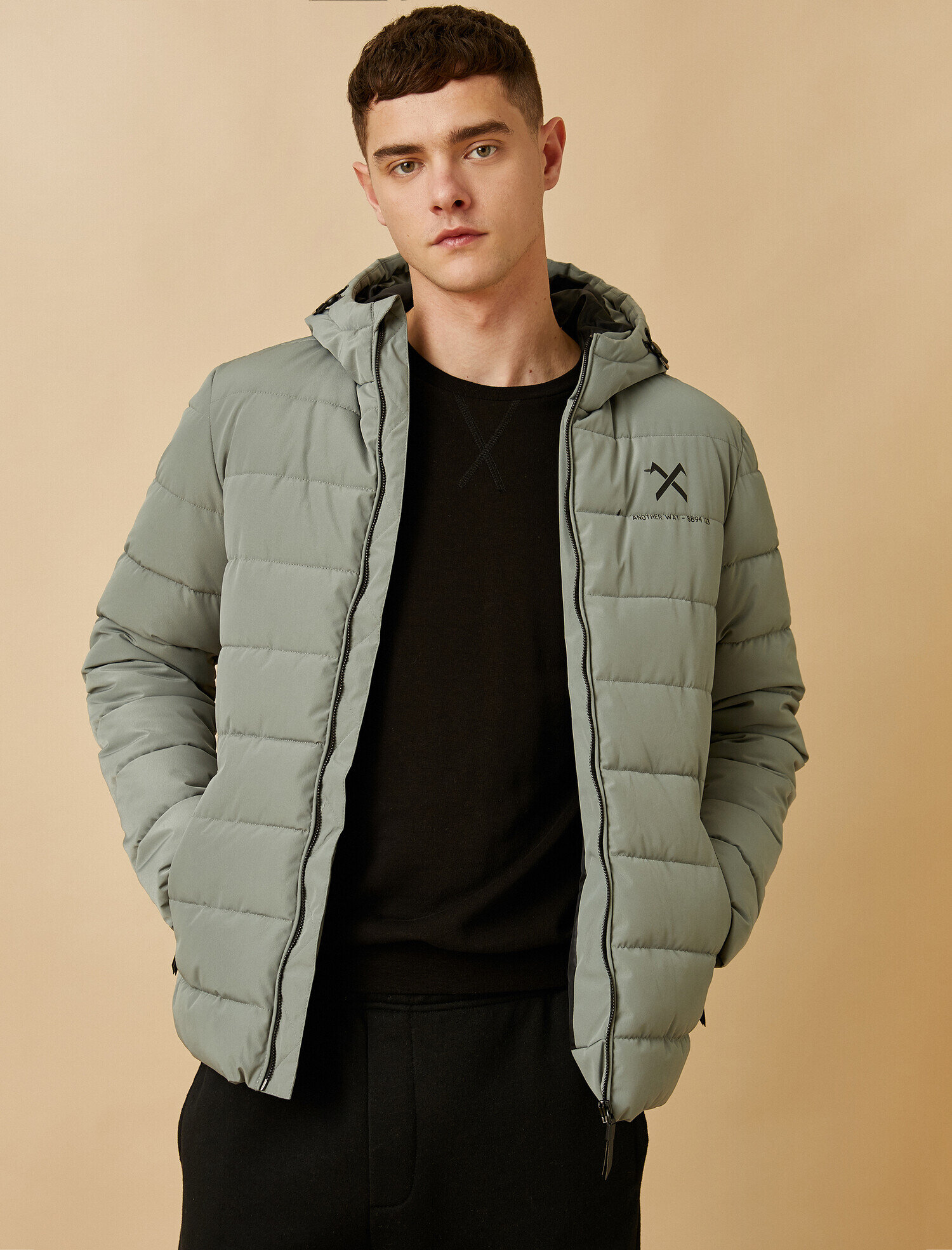   Kapşonlu Şişme Mont