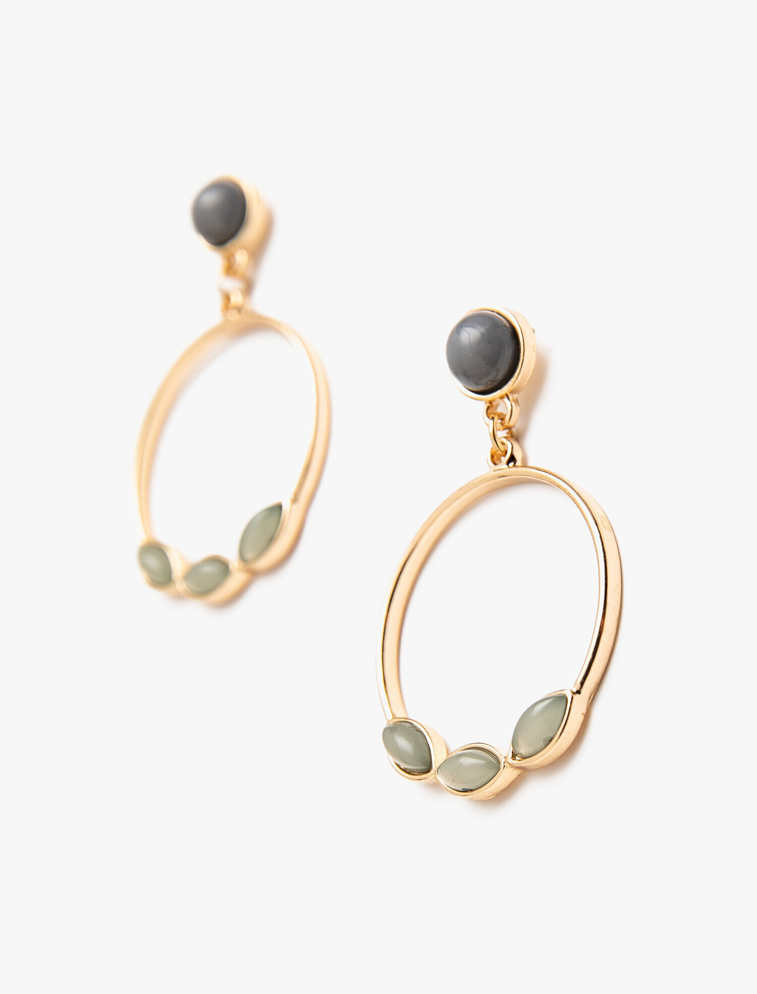 Kadın Taş Detaylı Küpe