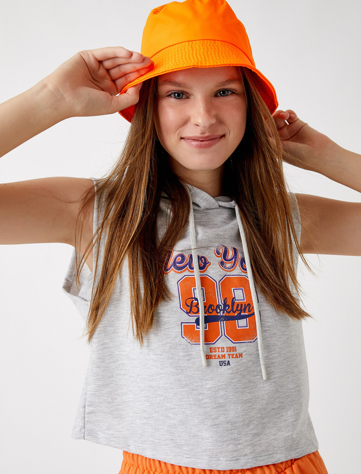   Kapüşonlu Body Pamuklu Sıfır Kol