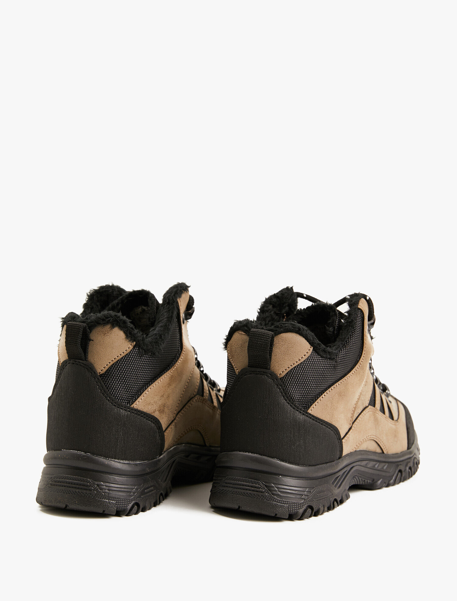  Erkek Bağcıklı Bot