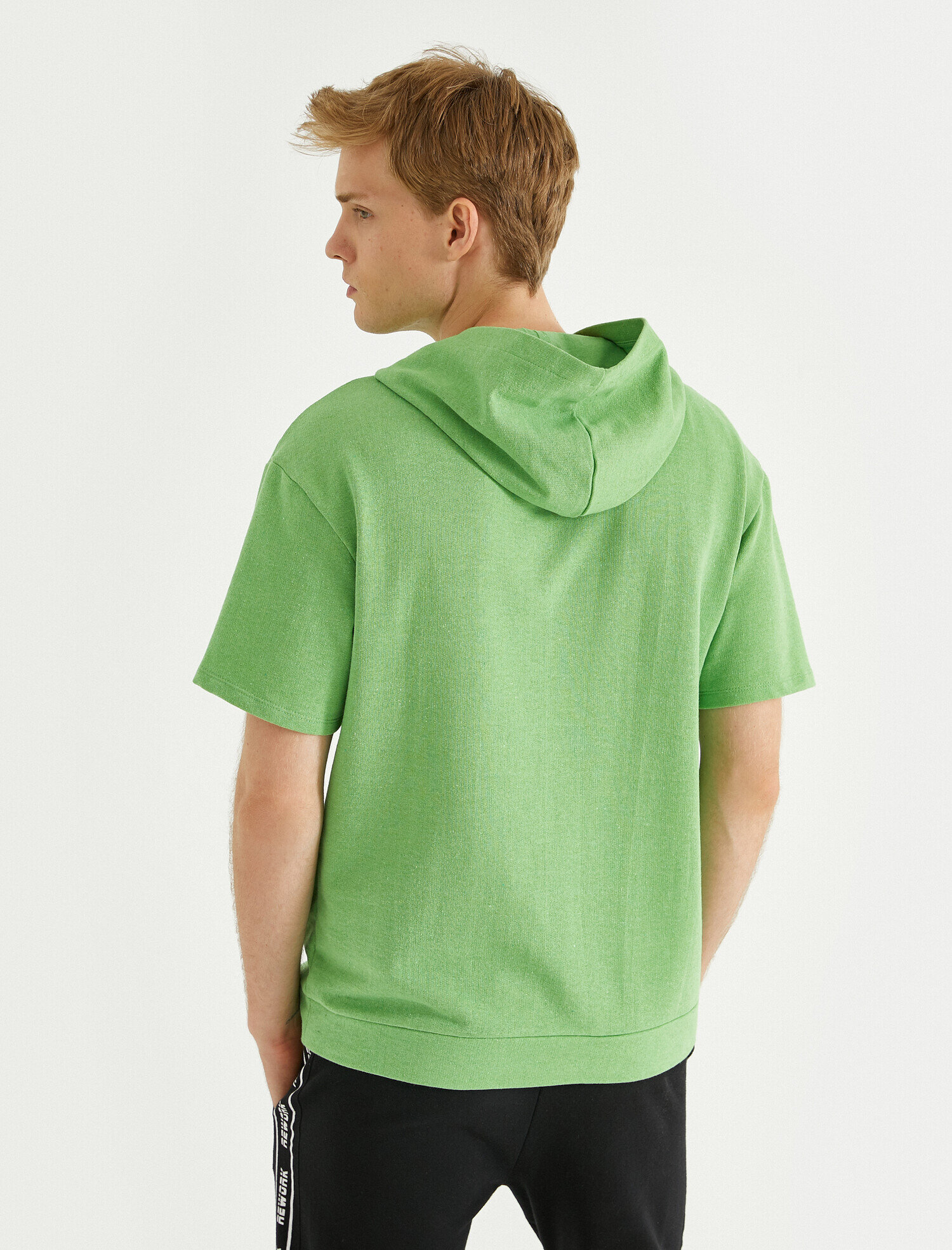   Aslan İşlemeli Kapşonlu Sweatshirt Şardonlu Kısa Kollu