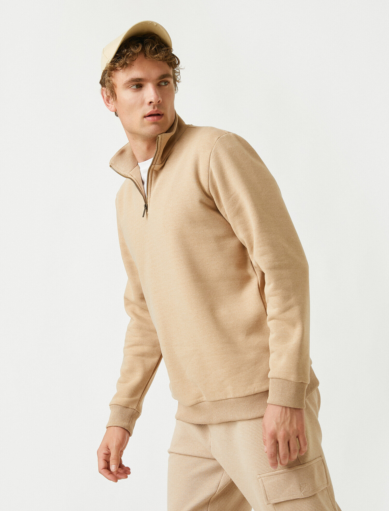   Yarım Fermuarlı Basic Sweatshirt