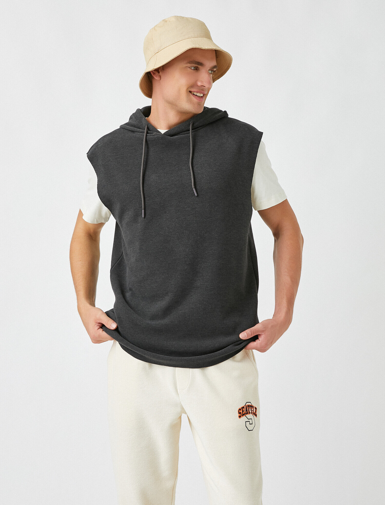 Kapüşonlu Basic Kolsuz Sweatshirt