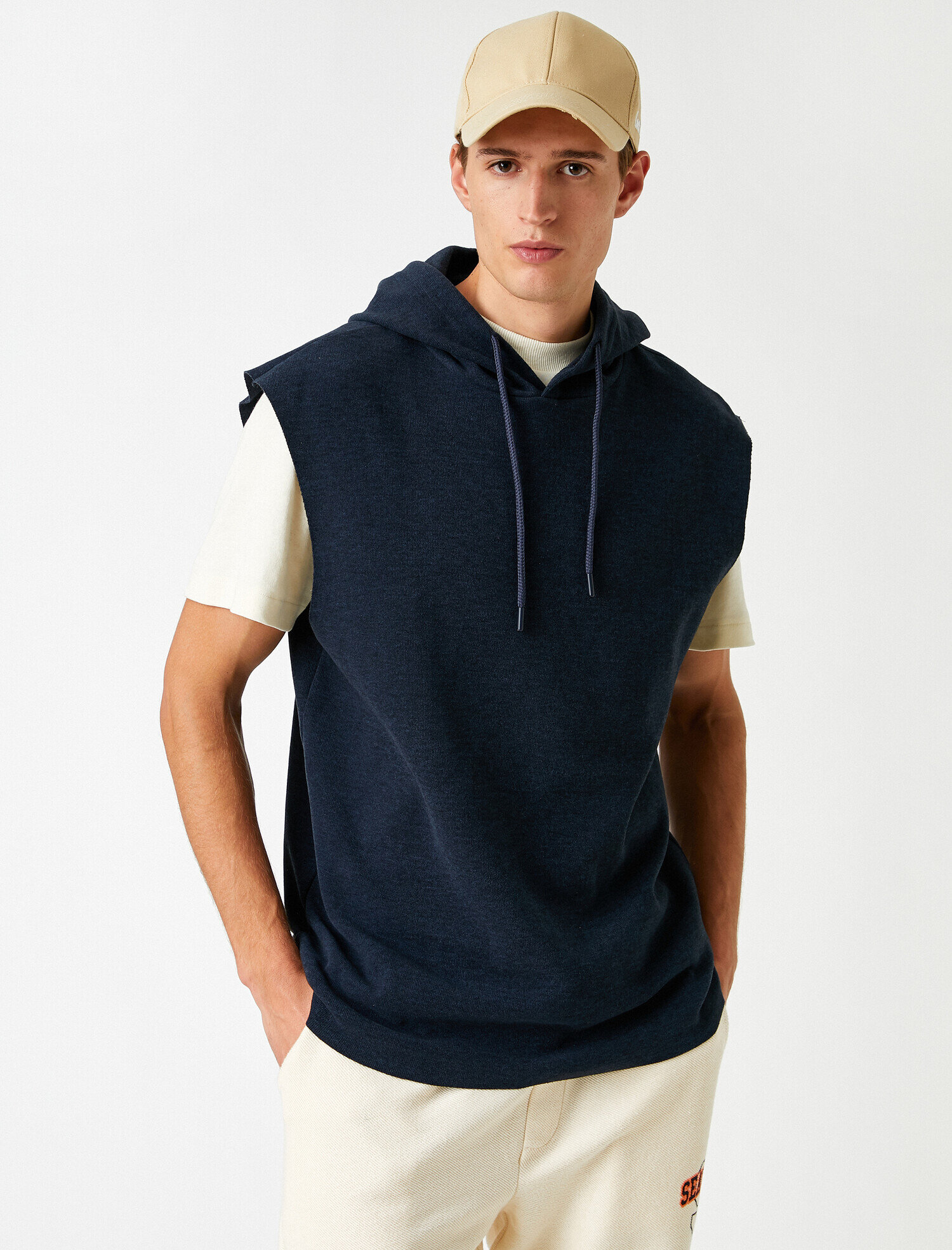   Kapüşonlu Basic Kolsuz Sweatshirt