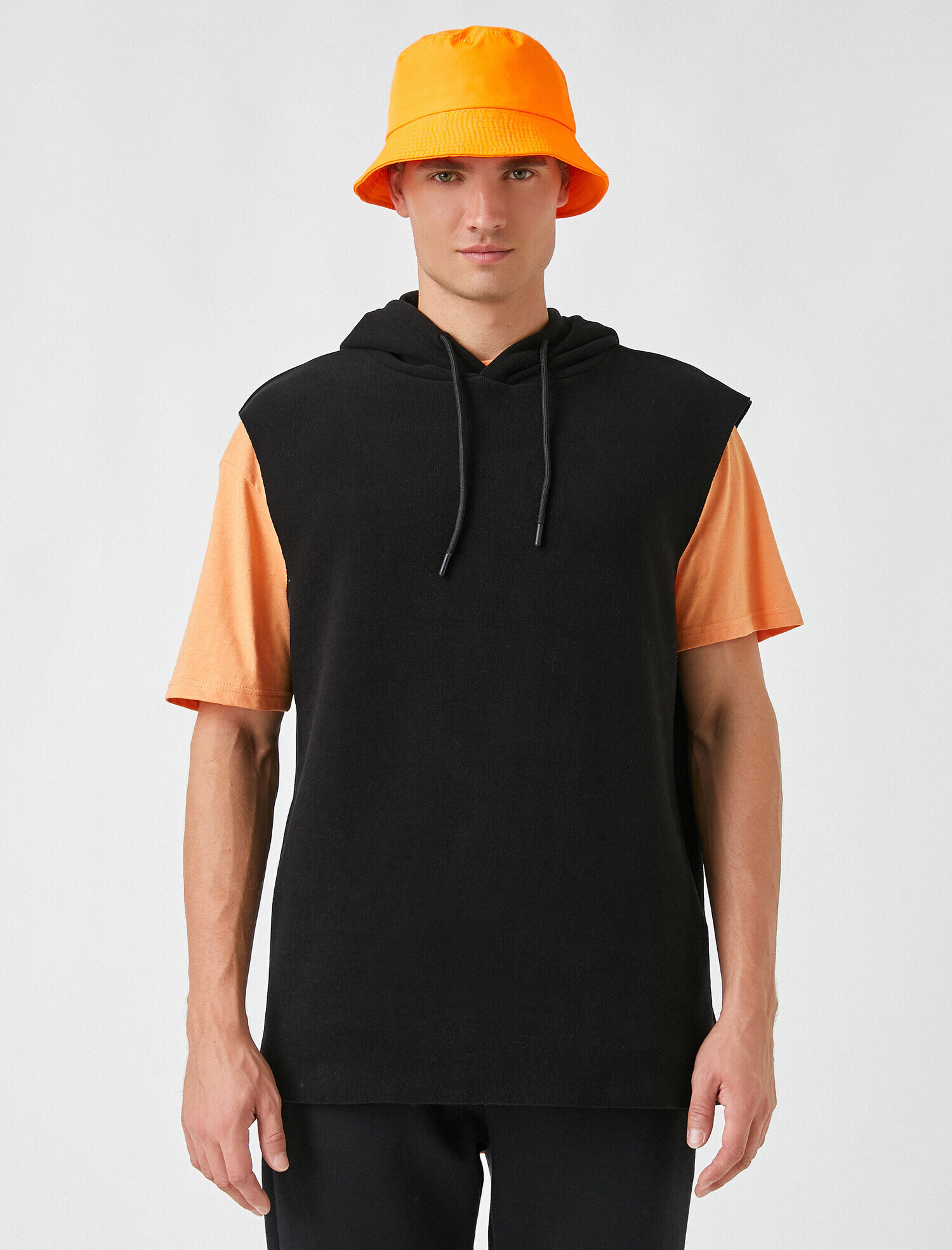Kapüşonlu Basic Kolsuz Sweatshirt