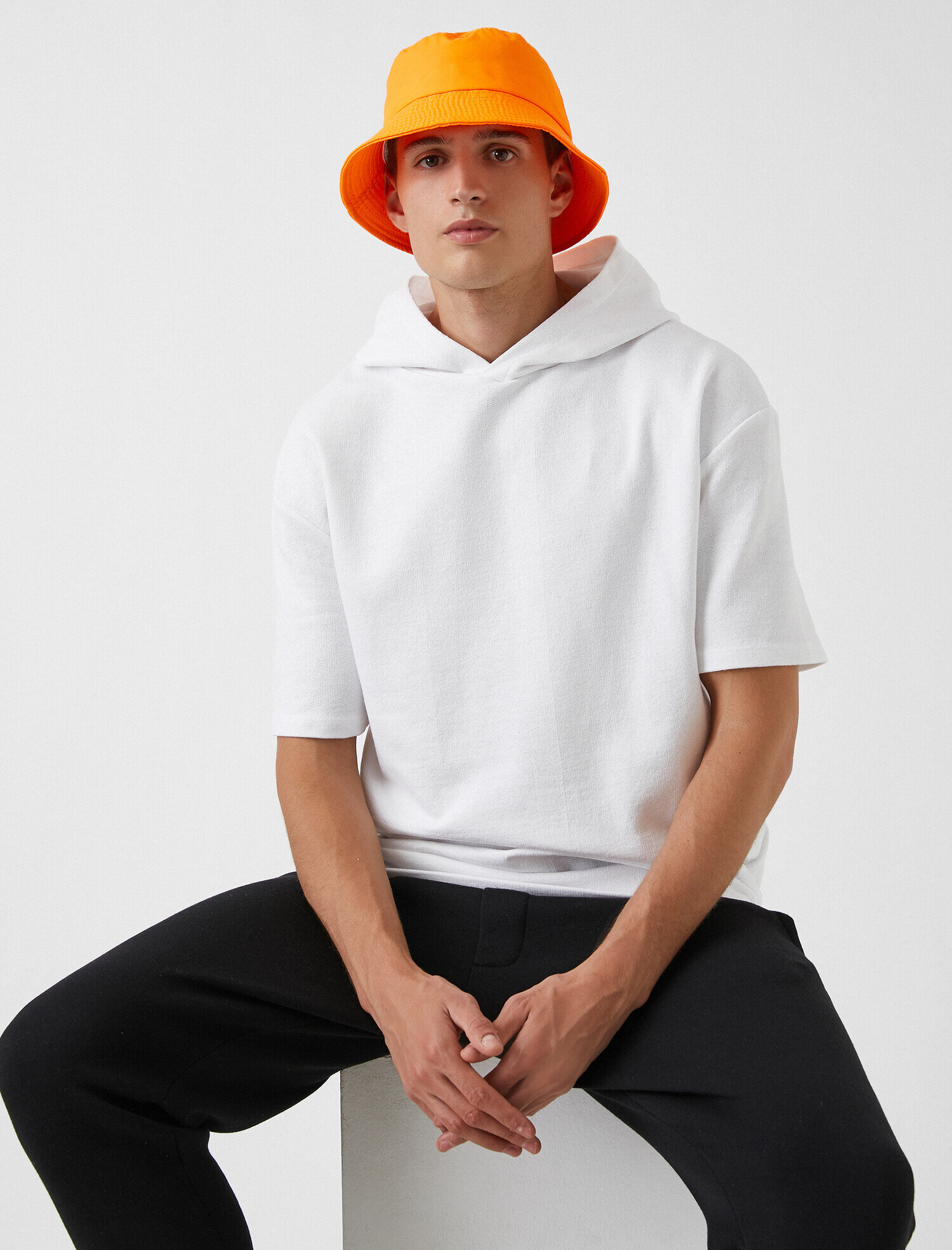   Kısa Kollu Kapüşonlu Sweatshirt