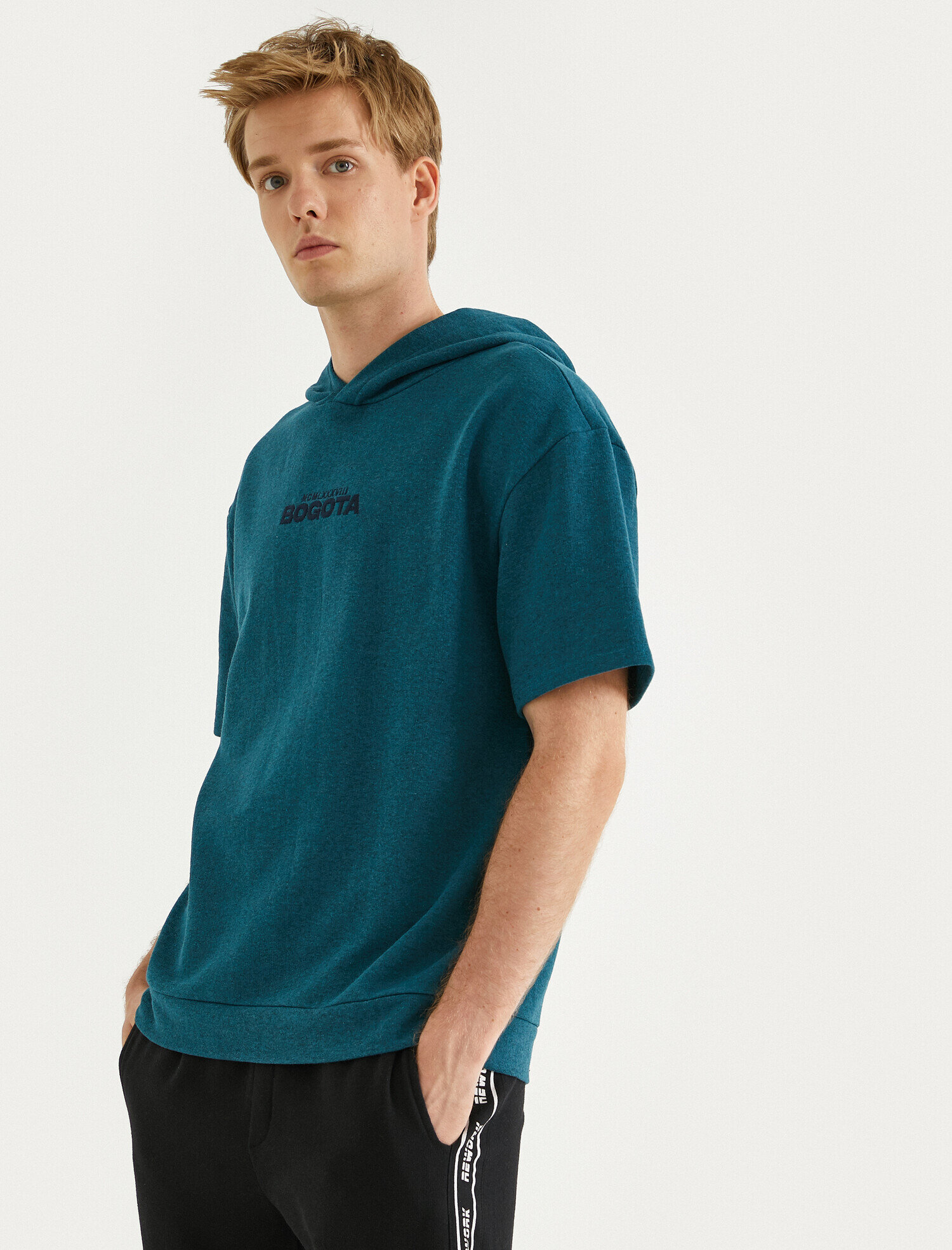   Kapşonlu Kısa Kollu Sweatshirt