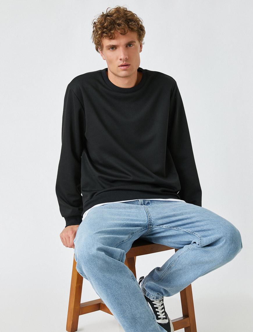   Oversize Basic Sweatshirt
