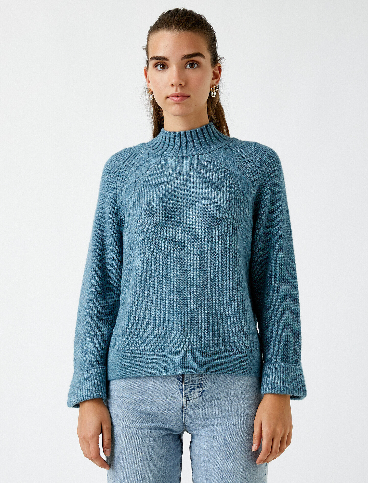   Yarım Balıkçı Yaka Kolları Geniş Triko Kazak