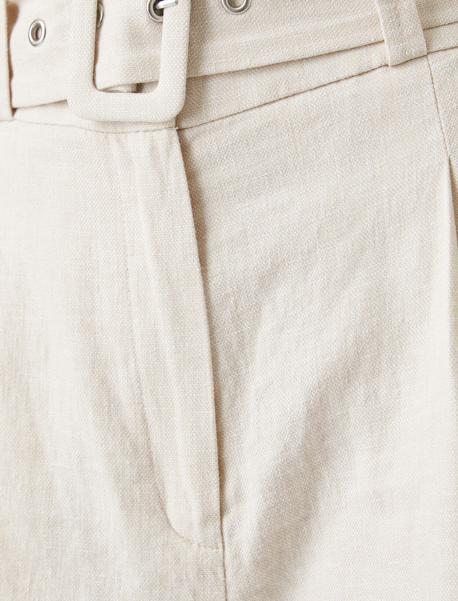   Beli Kemerli Şort Keten Karışımlı