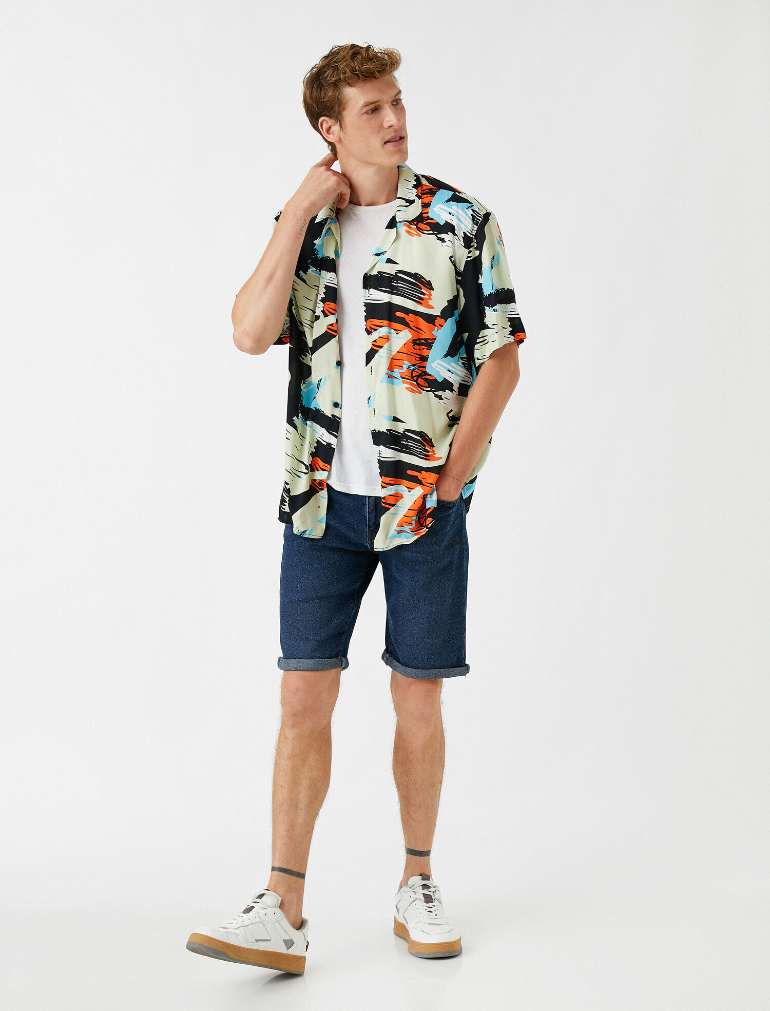   Rahat Likralı Kot Şort