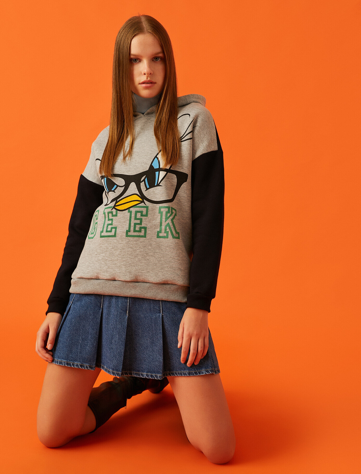   Warner Bros Lisanslı Kapüşonlu Baskılı Sweatshirt
