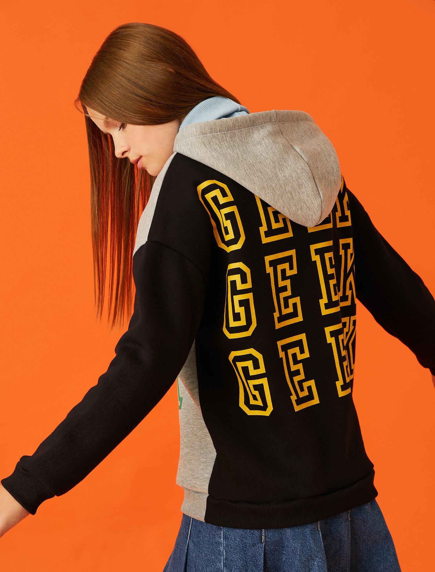   Warner Bros Lisanslı Kapüşonlu Baskılı Sweatshirt