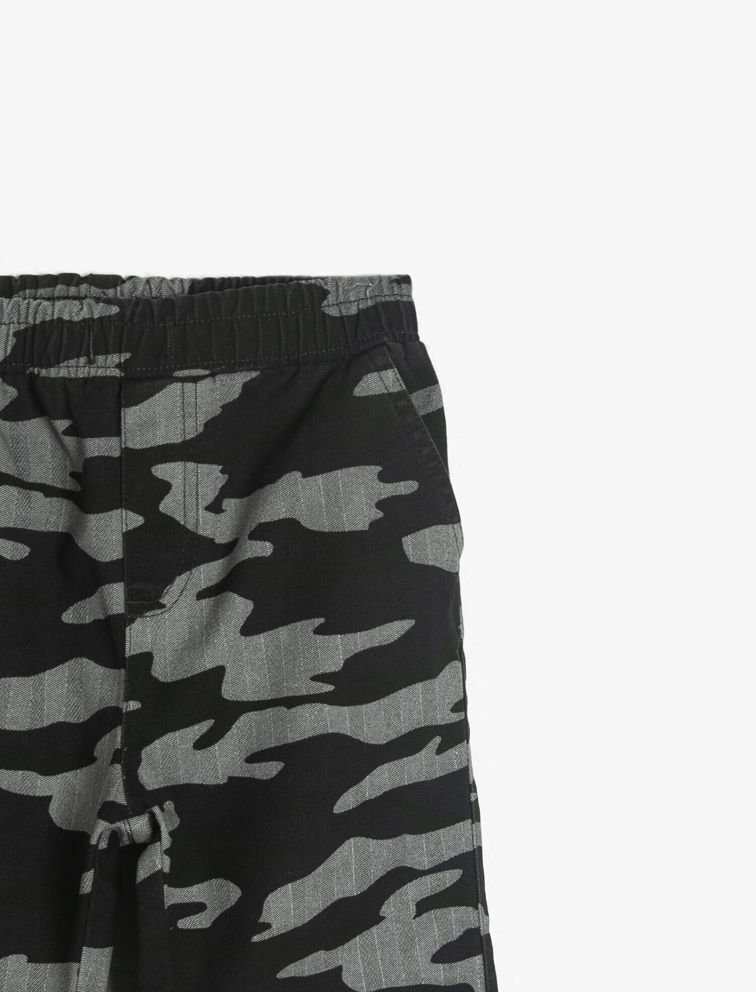  Erkek Çocuk Kamuflaj Desenli Pantolon