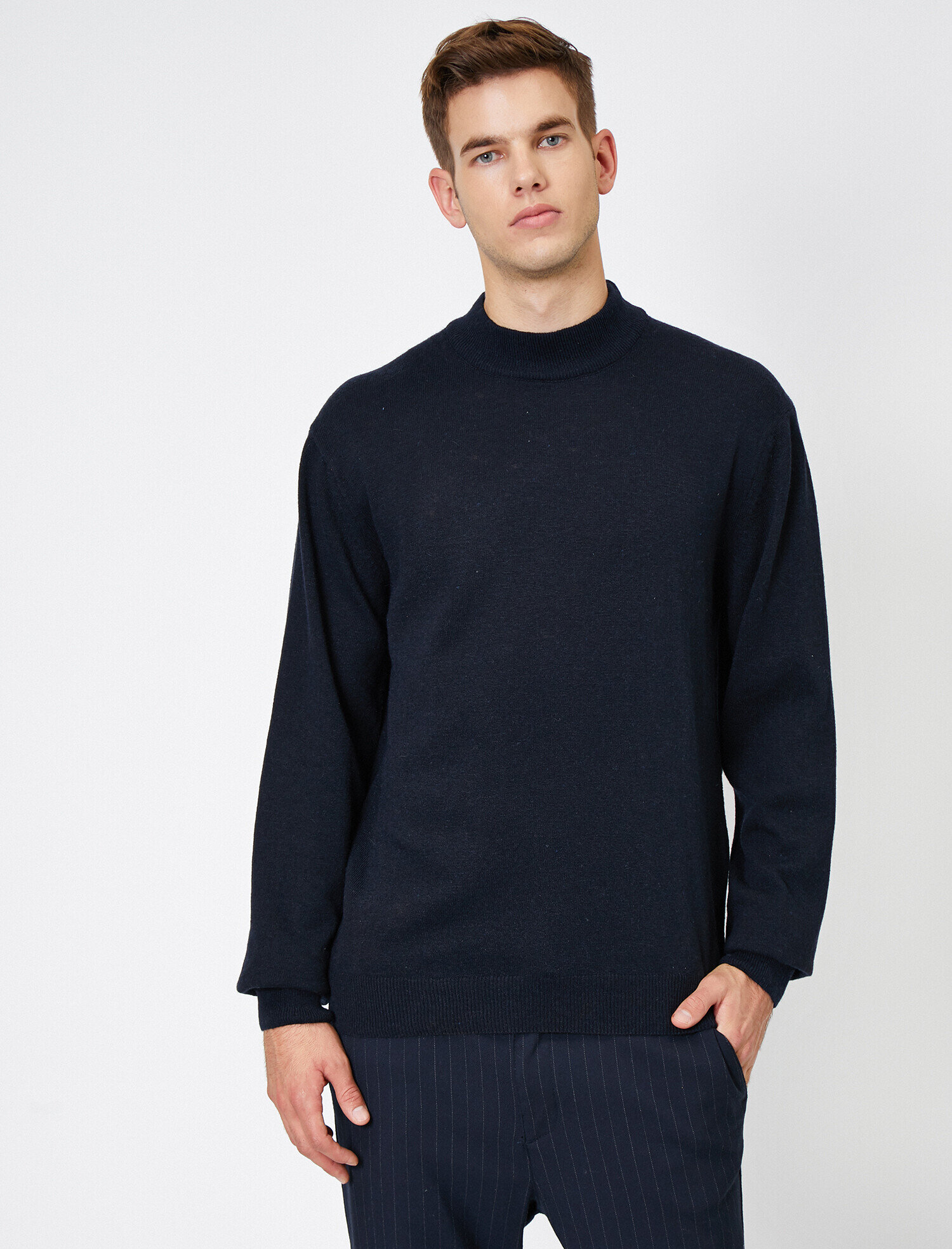 Yüksek Yaka Triko Kazak