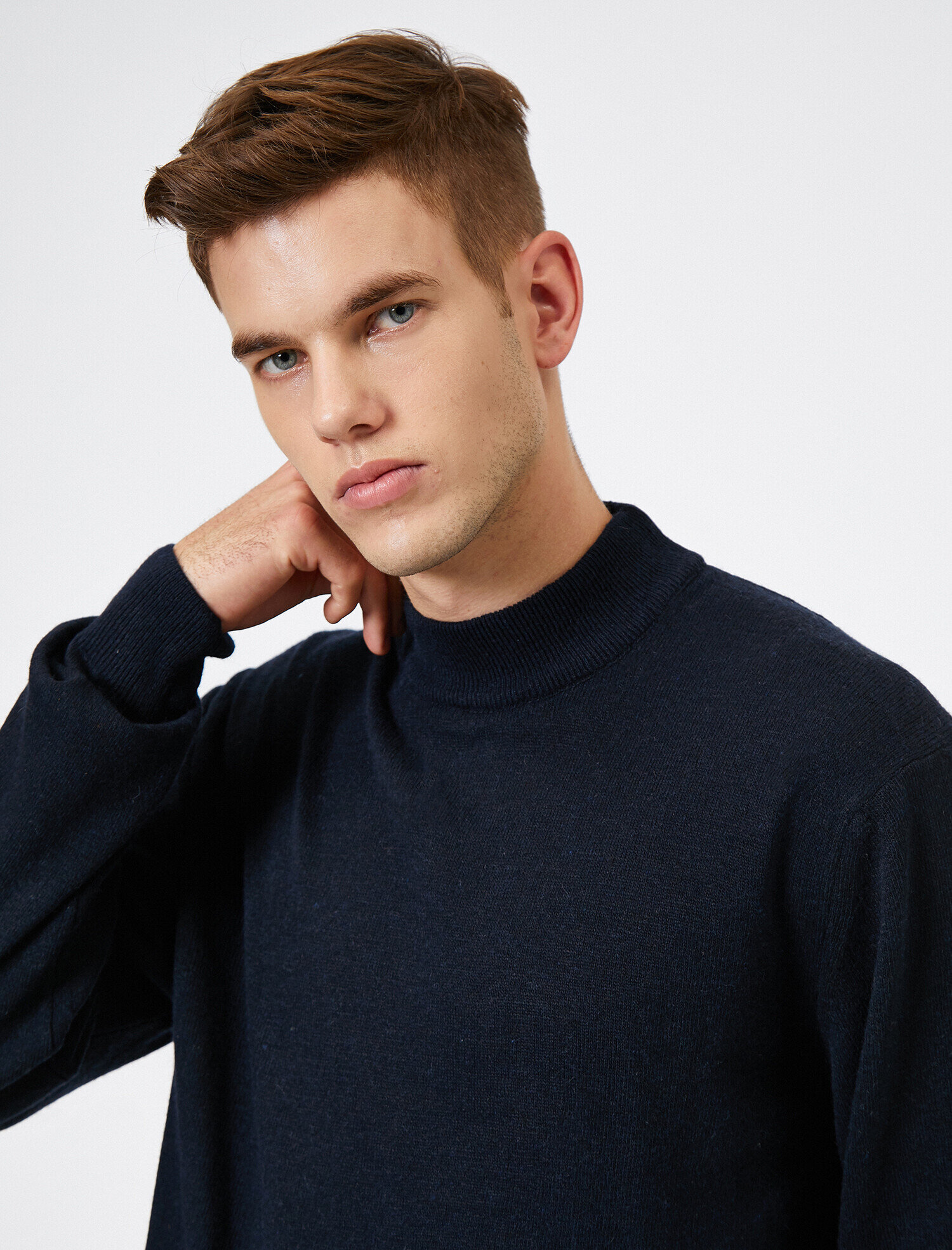 Yüksek Yaka Triko Kazak