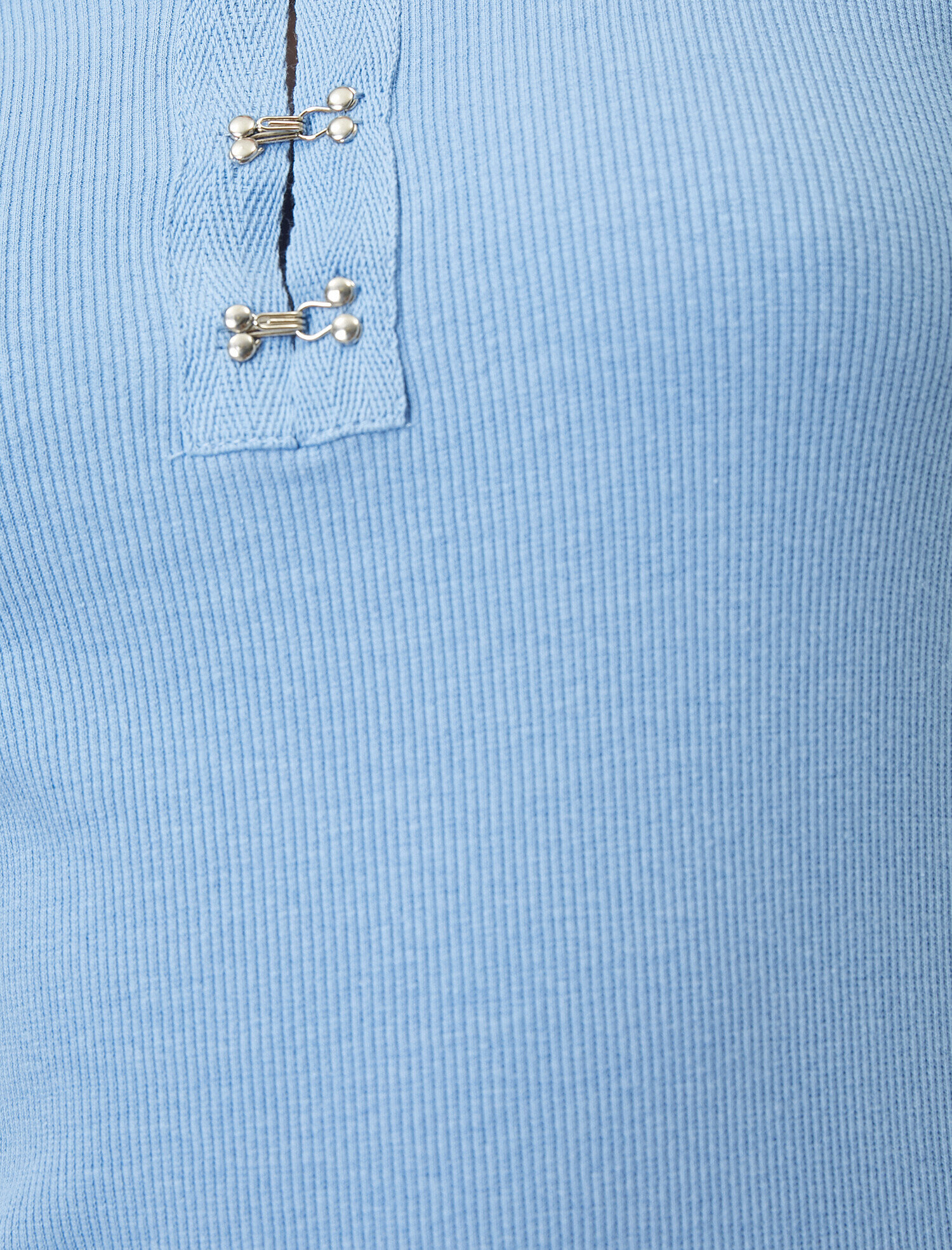   Yaka Detaylı Kısa Kollu Tişört