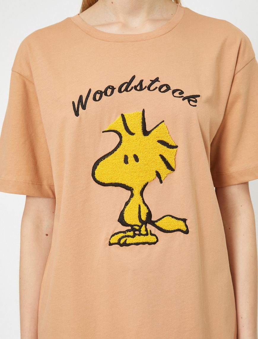   Snoopy Baskılı Bisiklet Yaka Kısa Kollu Lisanslı Tişört