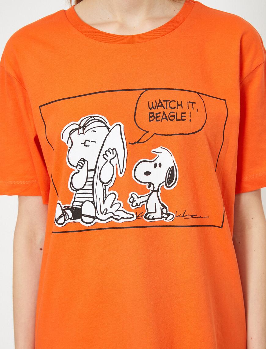   Snoopy Baskılı Bisiklet Yaka Lisanslı Tişört
