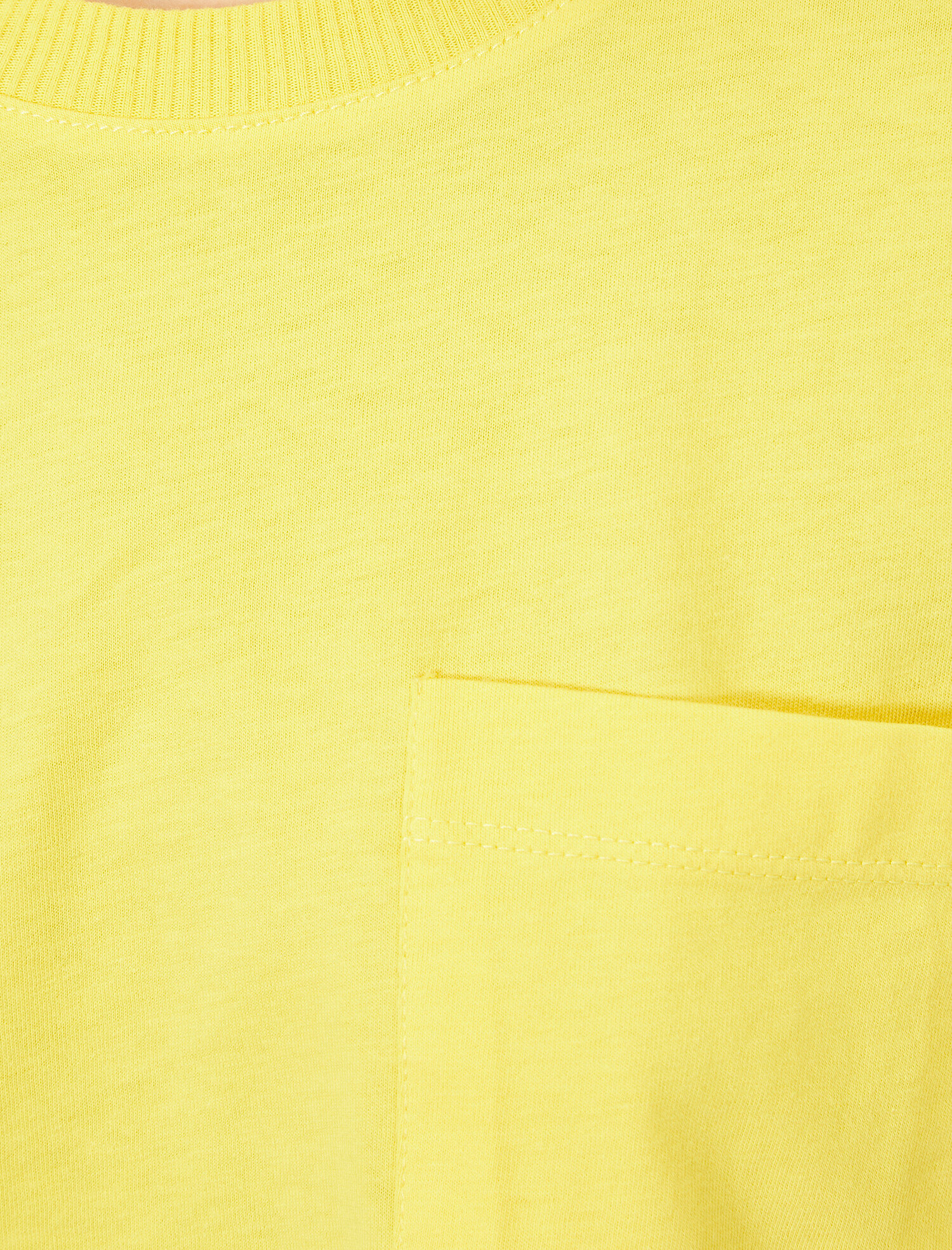   Cep Detaylı Tişört