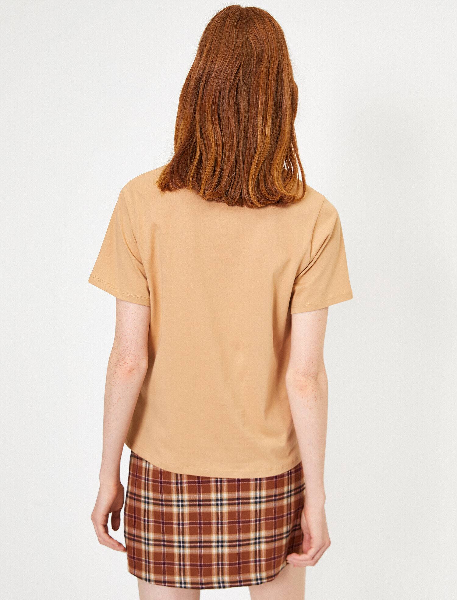   Bisiklet Yaka Minimal Nakışlı Kısa Kol Tişört