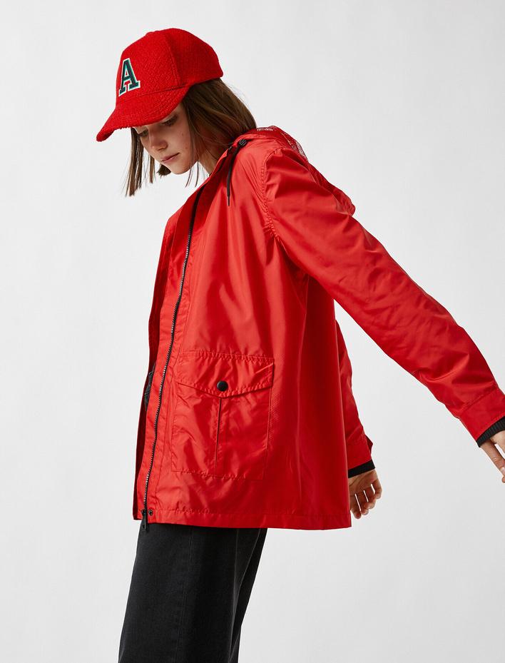  Kapüşonlu Yağmurluk