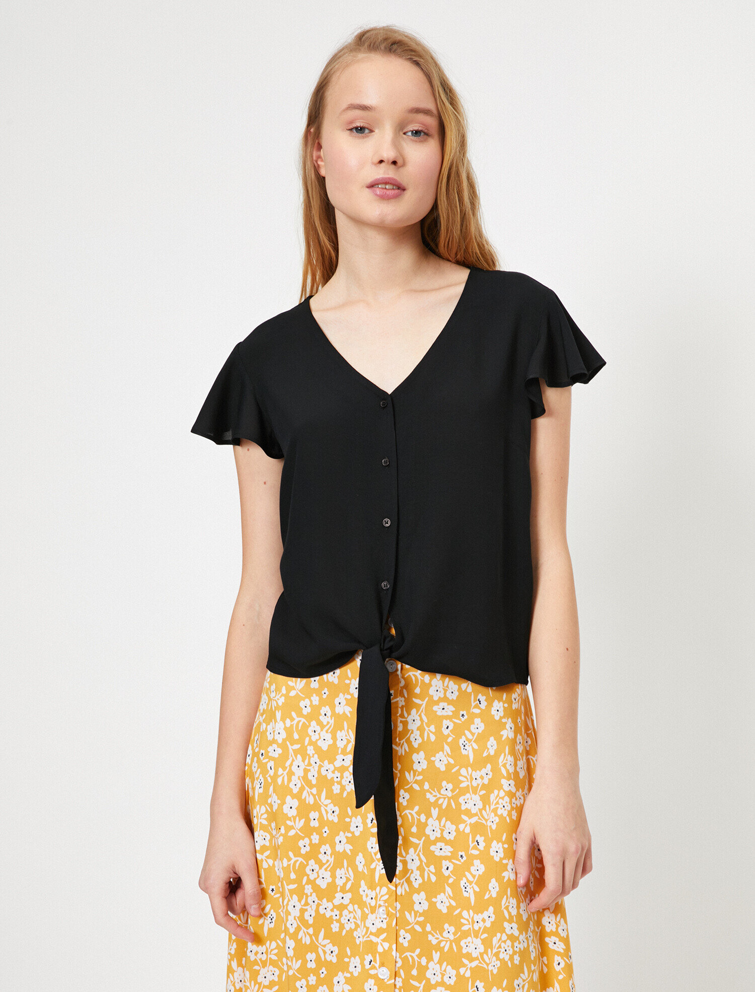   Düğme Detaylı Bluz