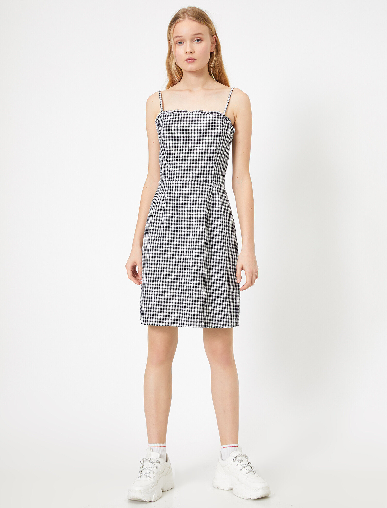   Ekoseli Dar Kesim İnce Askılı Elbise