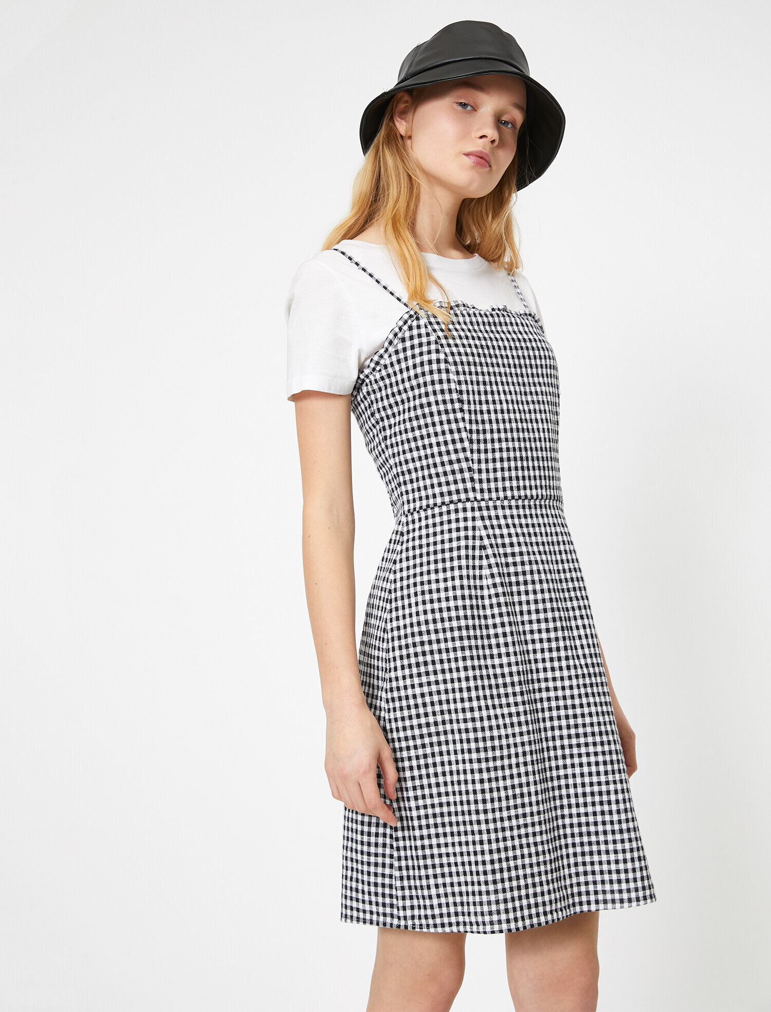   Ekoseli Dar Kesim İnce Askılı Elbise