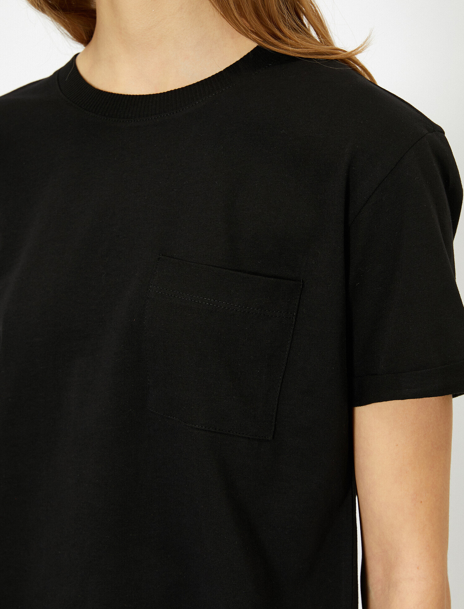   Cep Detaylı Tişört