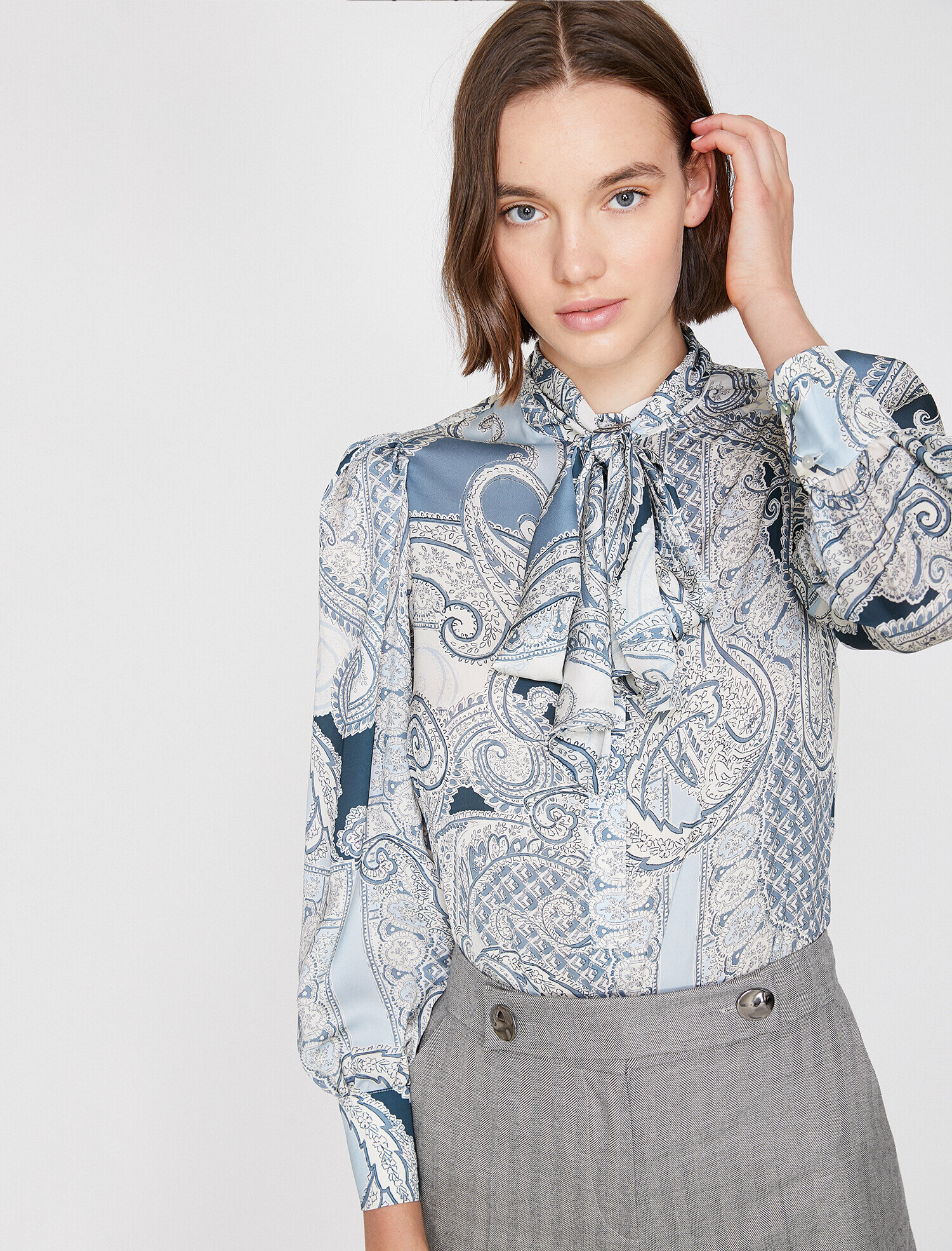   Şal Desenli Saten Bluz