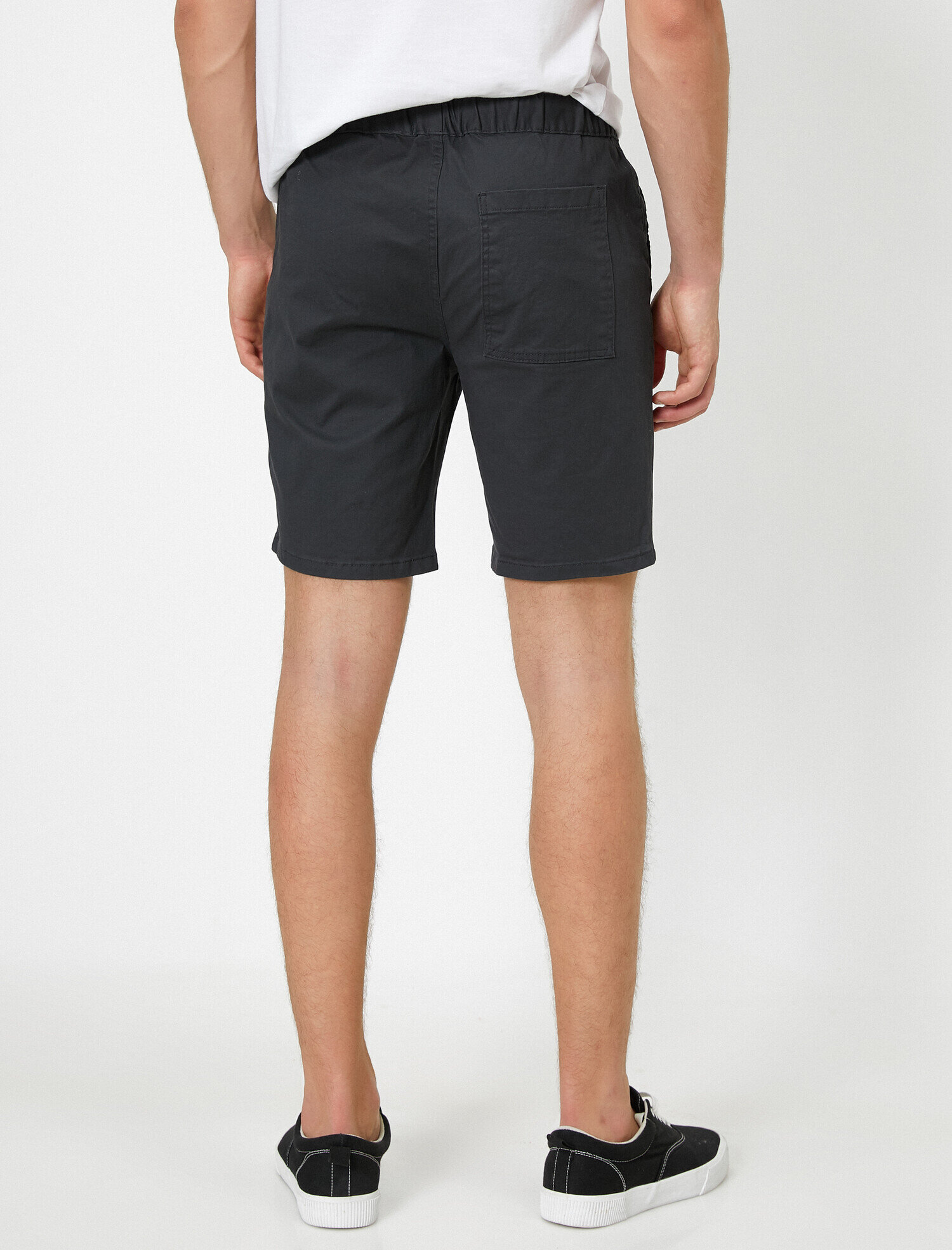   Beli Bağlamalı Cep Detaylı Şort