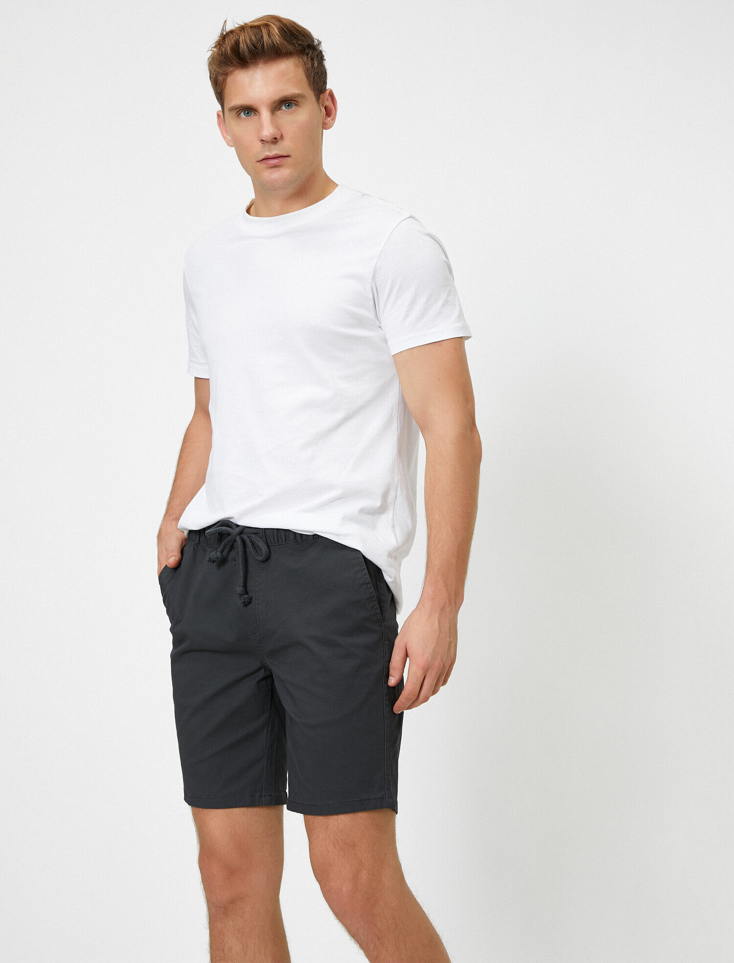   Beli Bağlamalı Cep Detaylı Şort