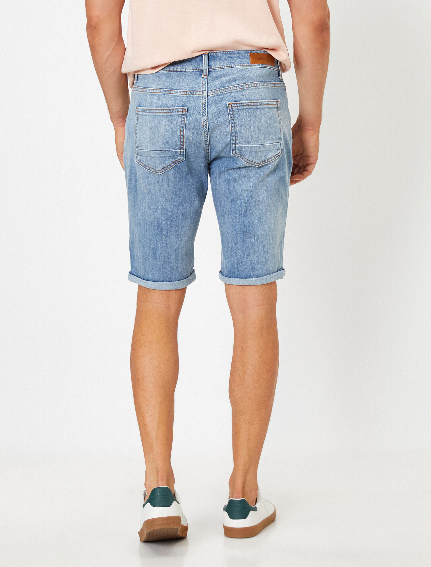   Dizi Katlama Detaylı Cepli Jean Şort