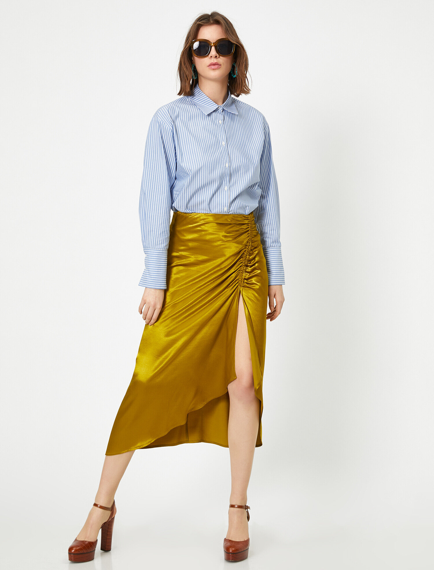   Yirtmaç Detayli Etek