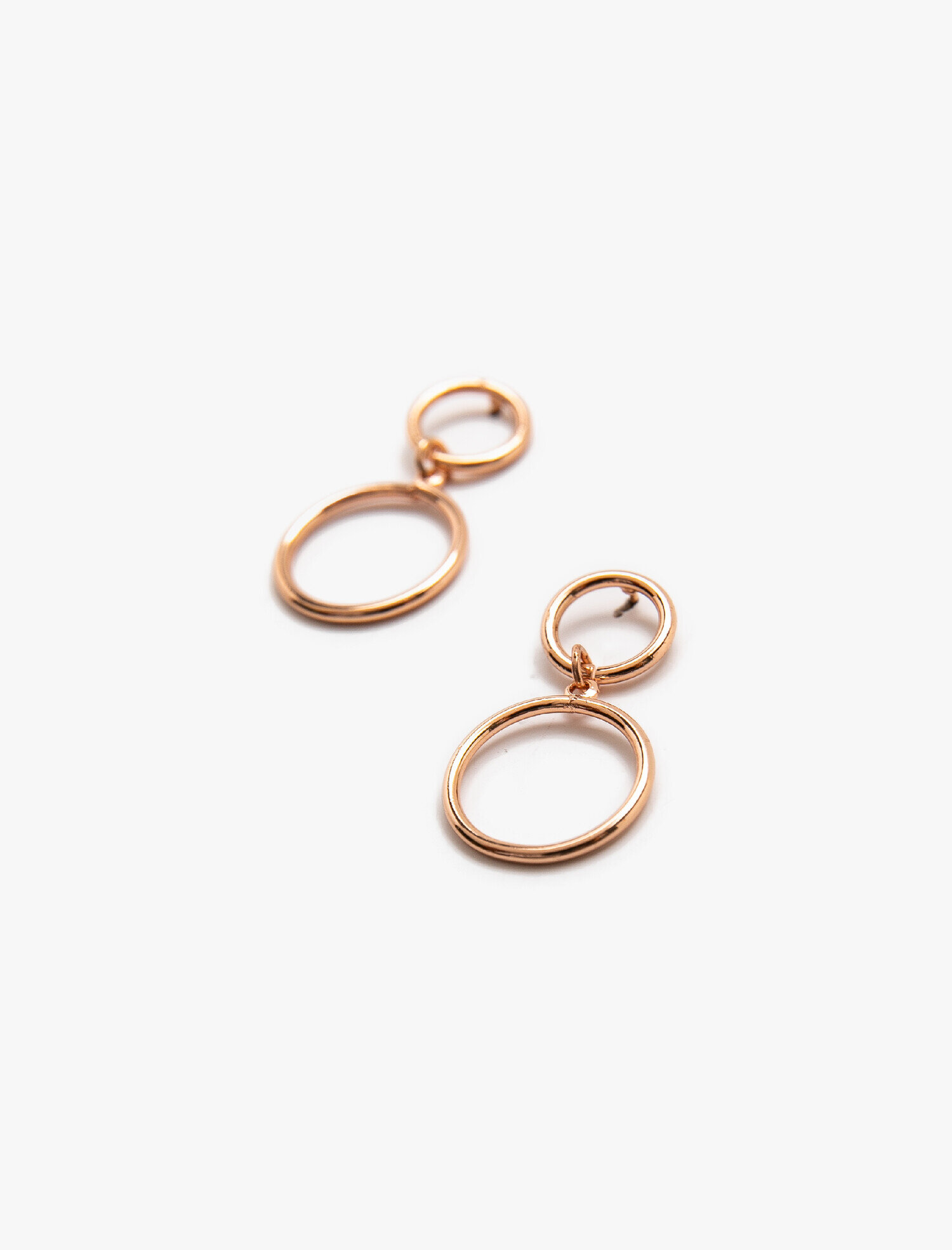 Kadın Metal Halka Sallantılı Küpe