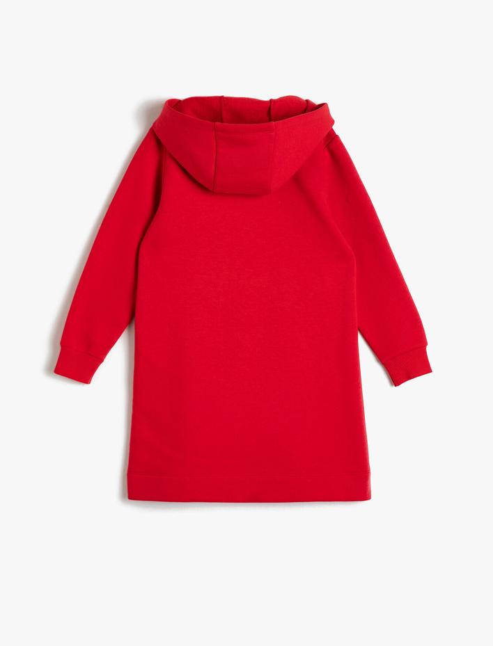 Kız Çocuk Havlu İşlemeli Kapüşonlu Bol Kesim Kalın Sweatshirt Kumaşından Orta Boy Elbise