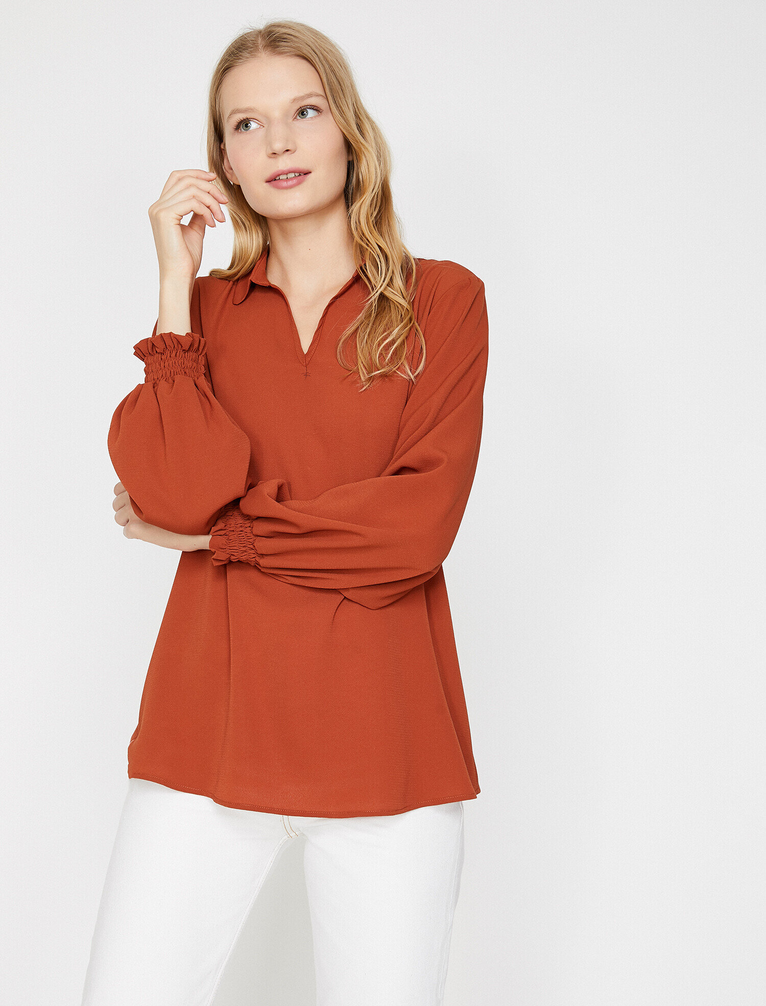 Düğme Detaylı Tişört