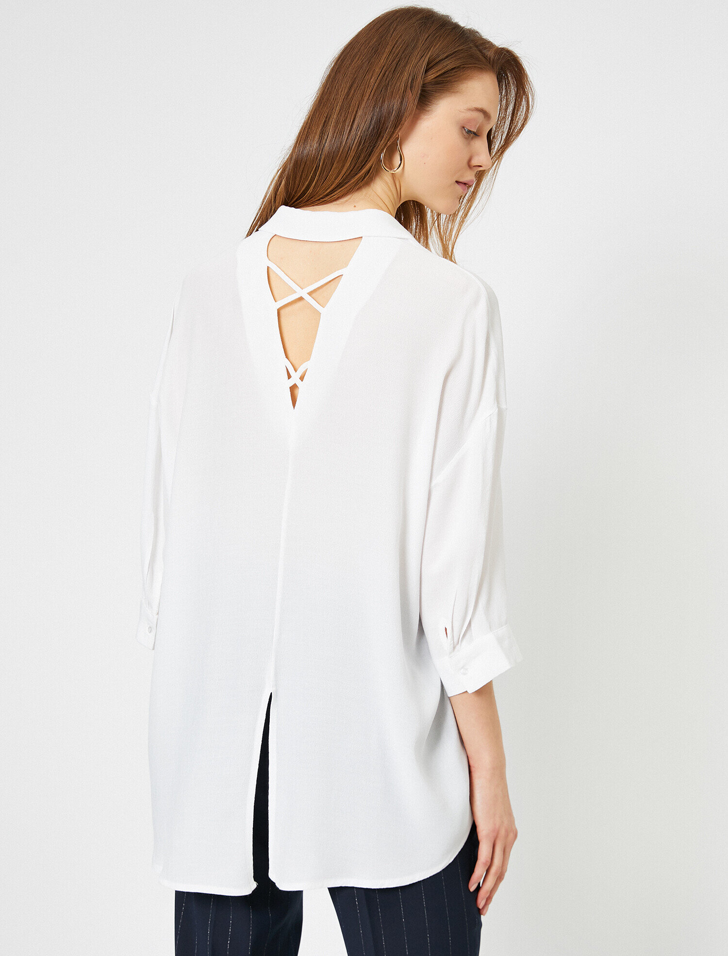   Sırt Dekolteli Bluz