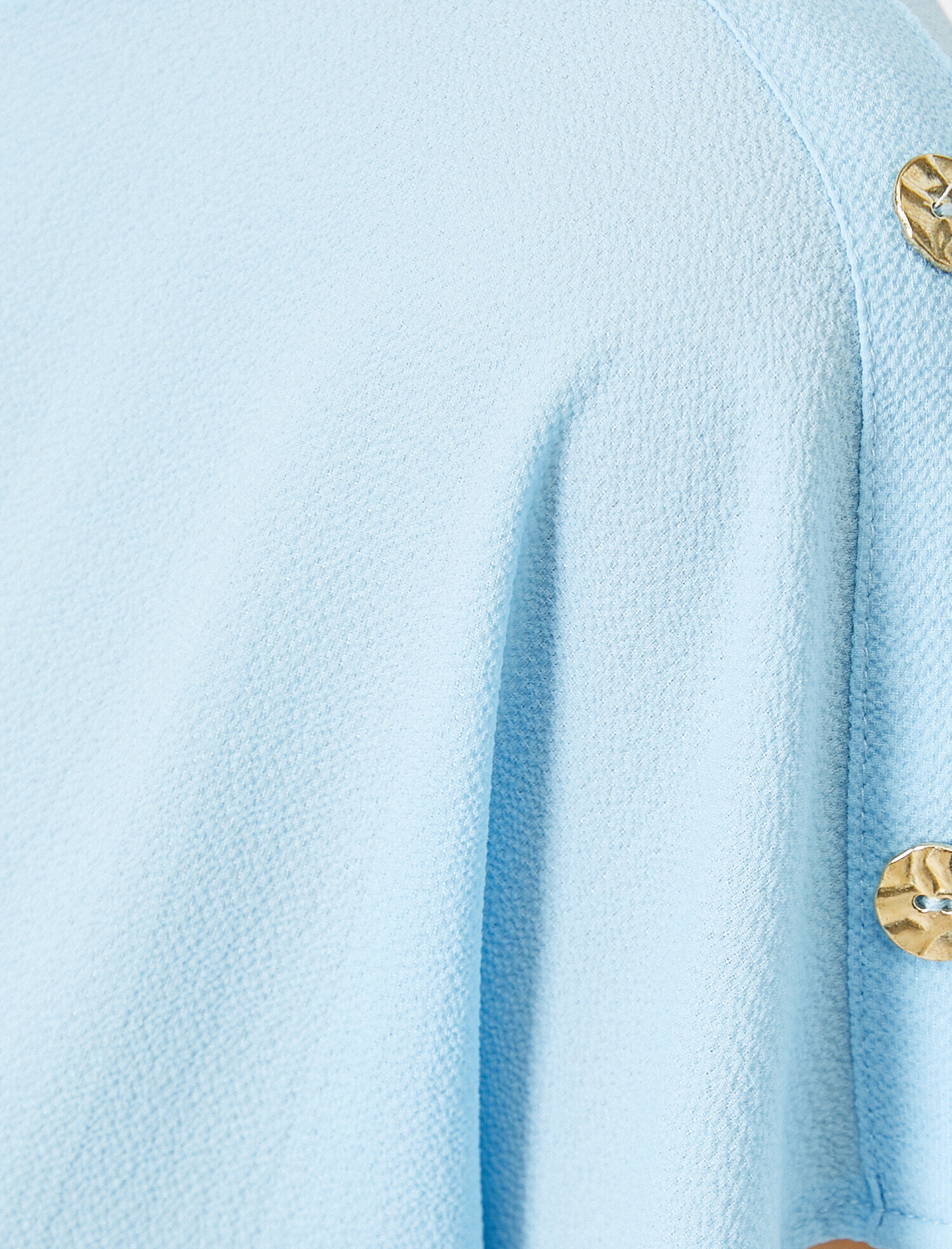   Omuzda Düğme Detaylı Siyah Bluz