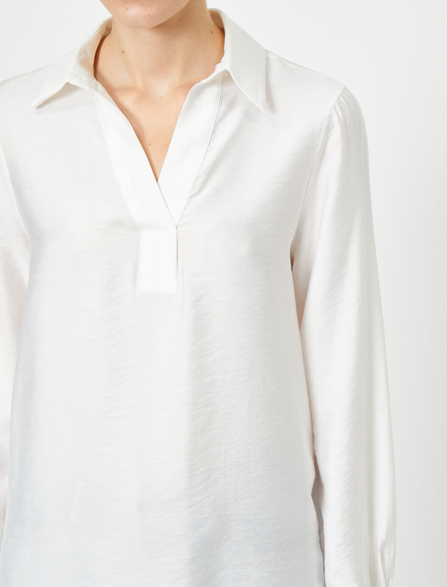 V Yaka Uzun Kollu Tunik