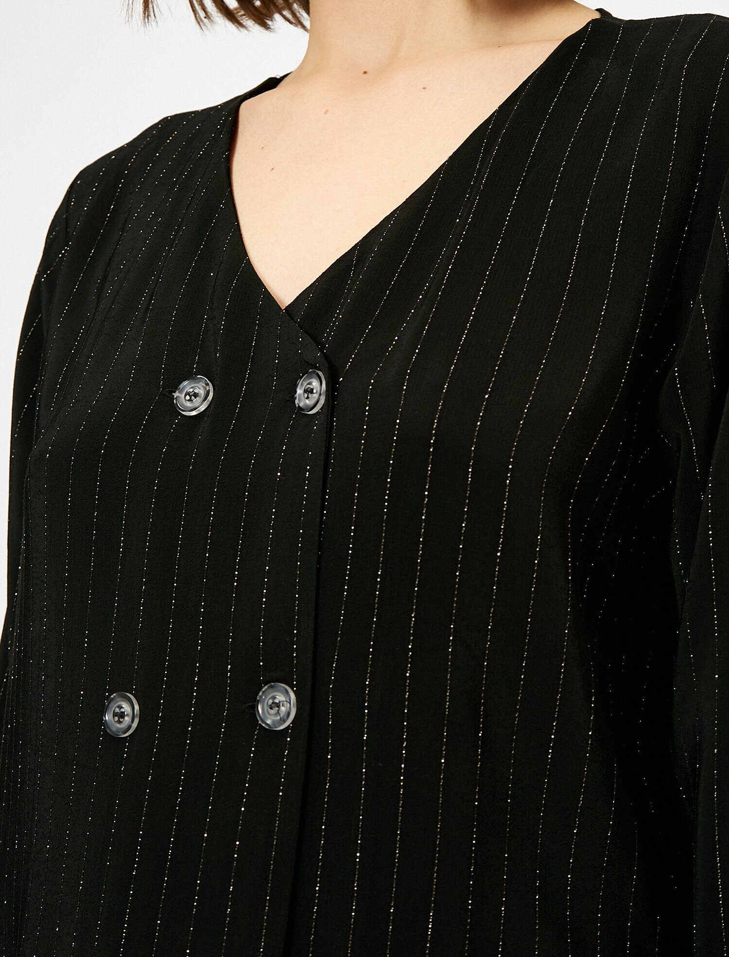 Parlak Çizgili Düğme Detaylı Gömlek