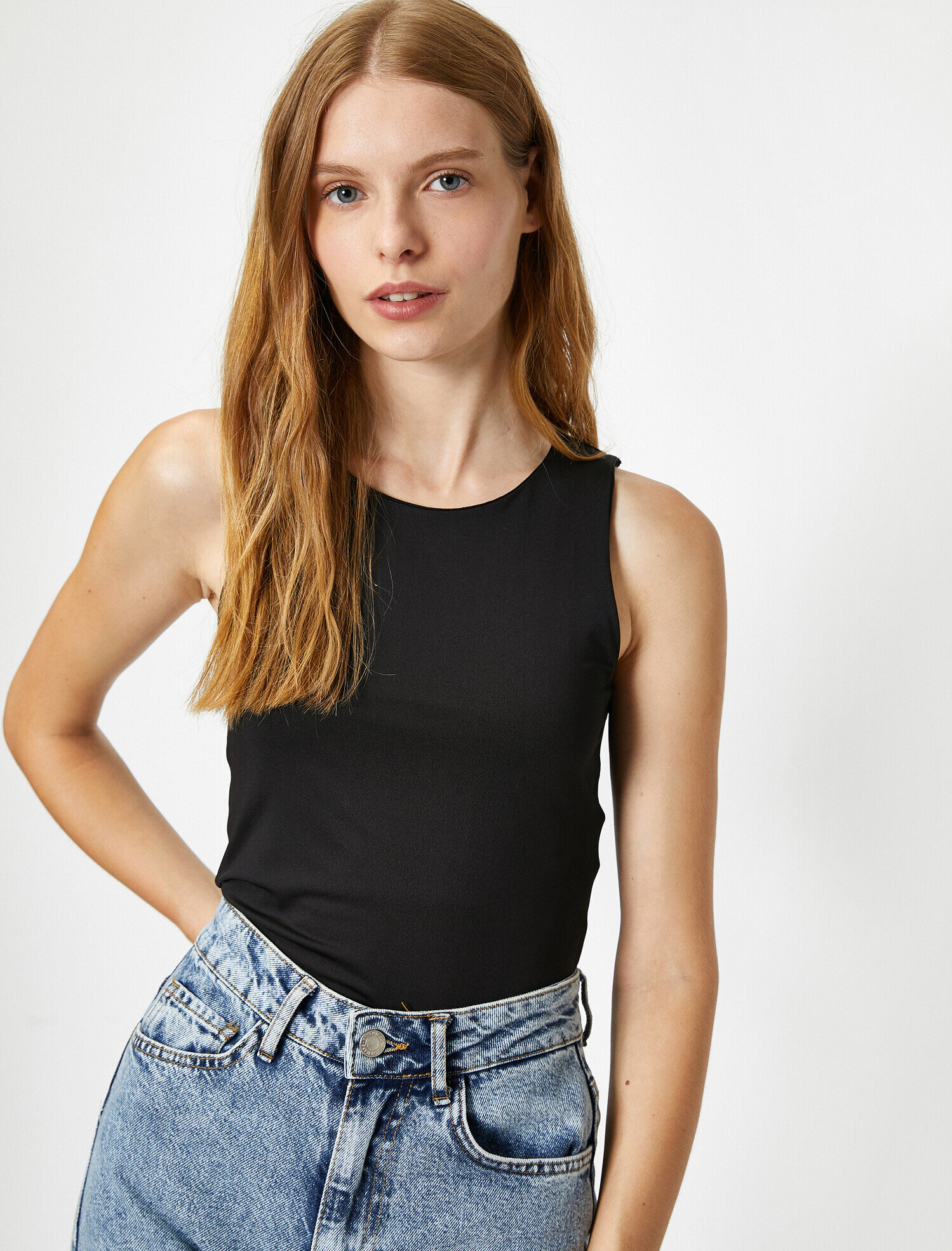   Kolsuz Badi Halter Yaka Çıt Çıtlı