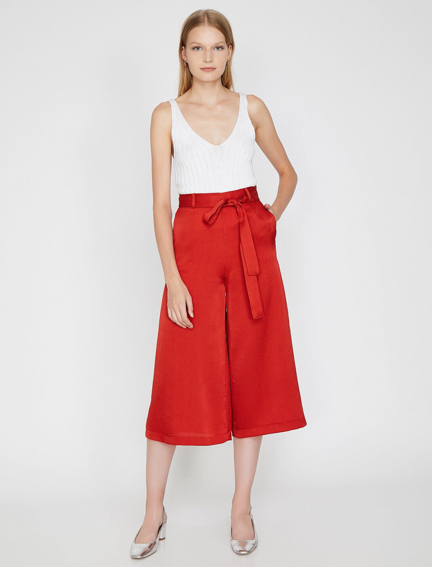   Kemer Detaylı Pantolon