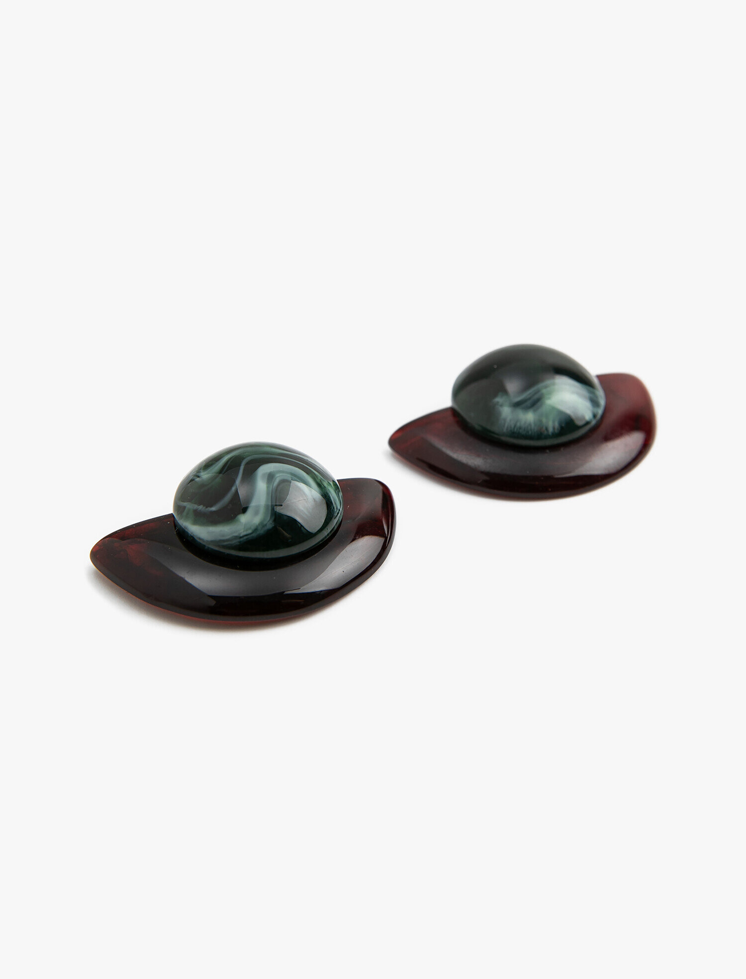  Kadın Taş Detaylı Küpe