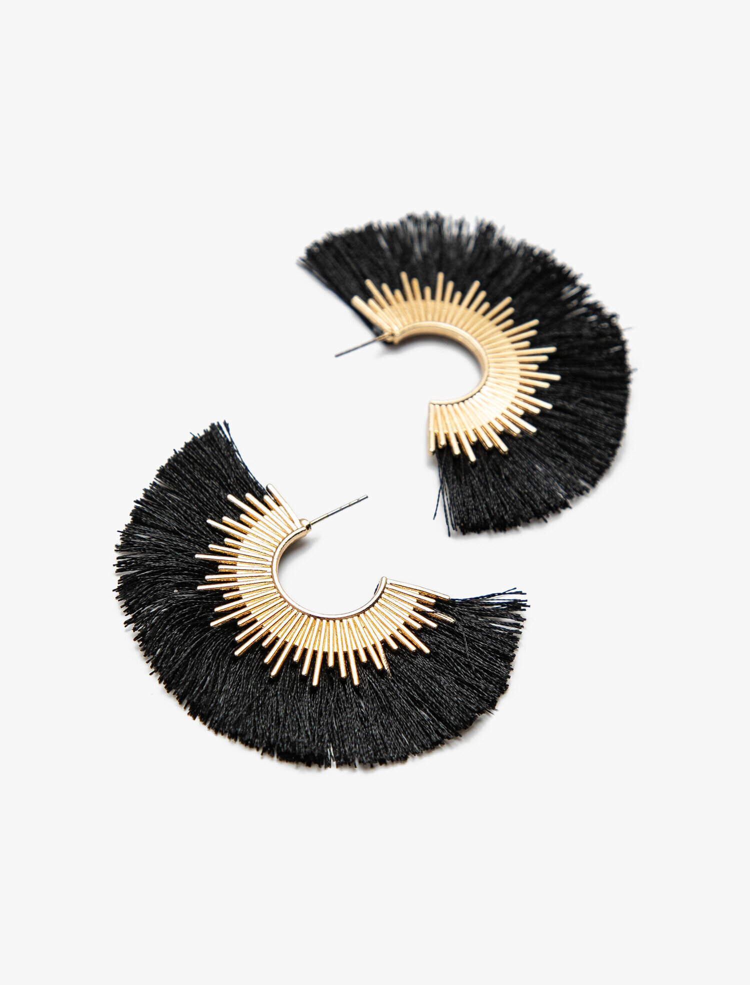  Kadın Püskül Detaylı Küpe