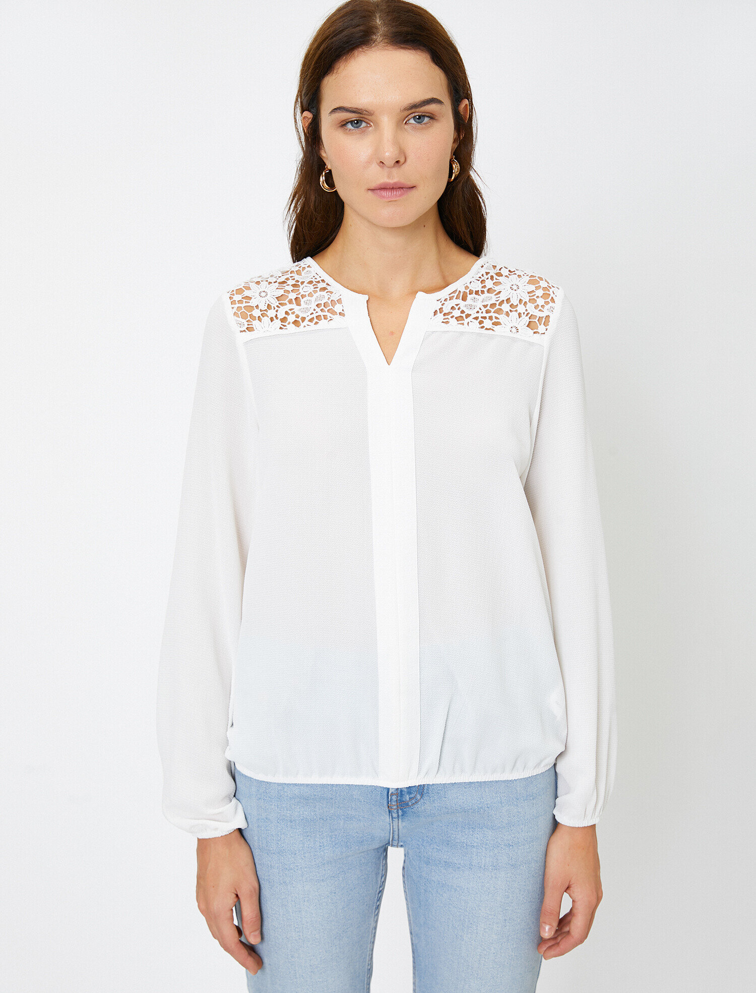   Dantel Detaylı Bluz