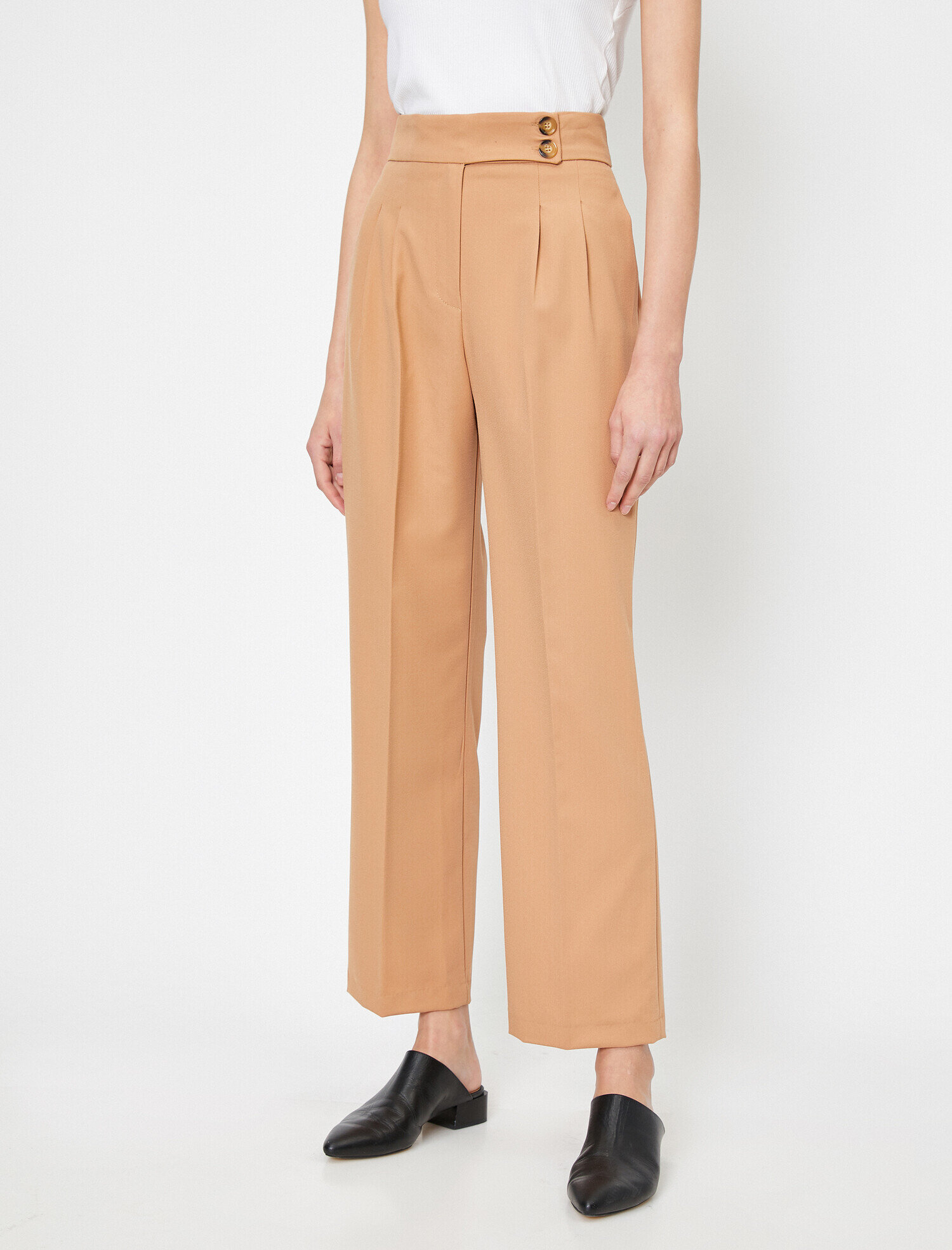   Düğme Detaylı Pantolon