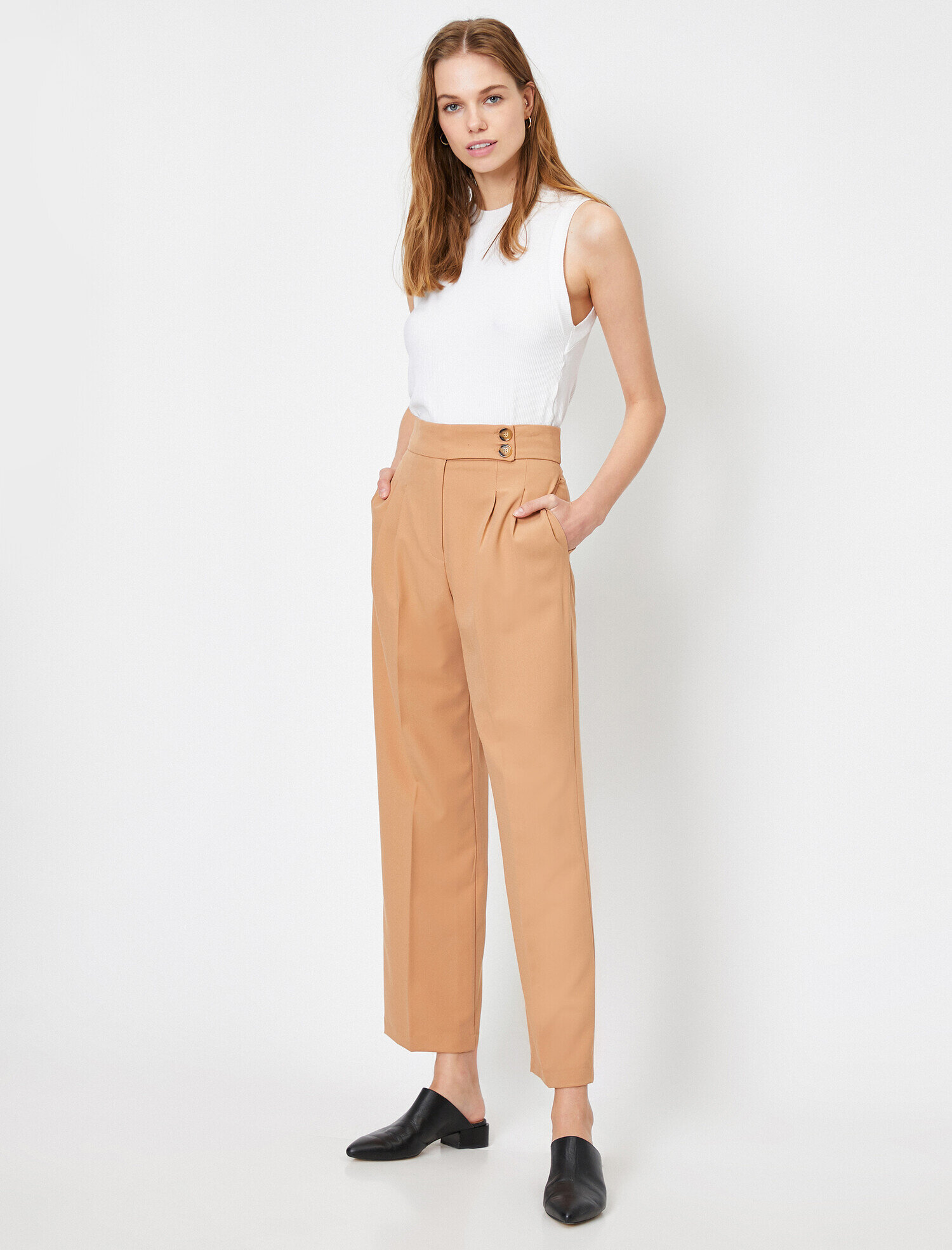   Düğme Detaylı Pantolon