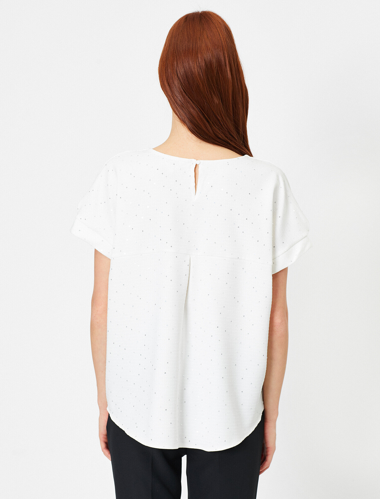   V Yaka Pul Detaylı Kısa Kollu Bluz
